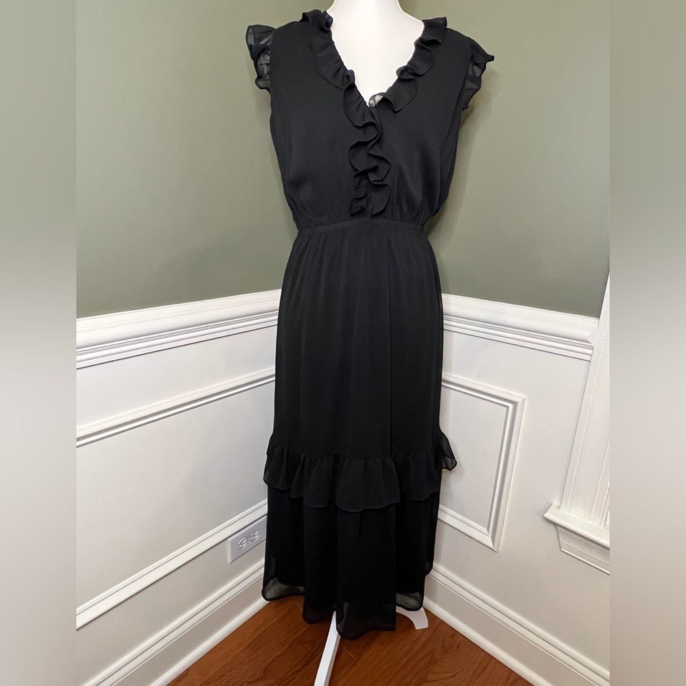 Banana Republic sleeveless ruffle maxi dress